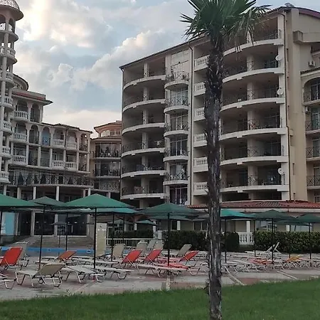 на метри от плажа Apartment