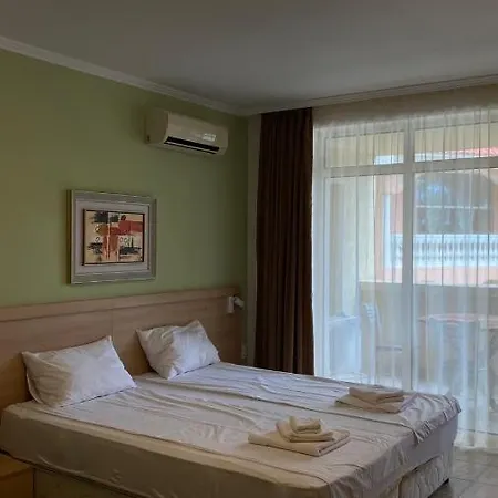 Apartment на метри от плажа *